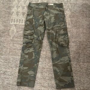 Wrangler regular taper cargo pants